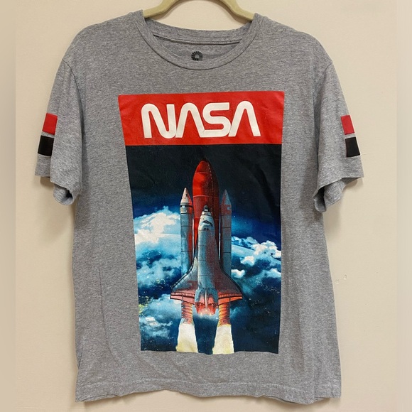 Mens Or women’s NASA gray Graphic T Shirt Size Large - Picture 1 of 3